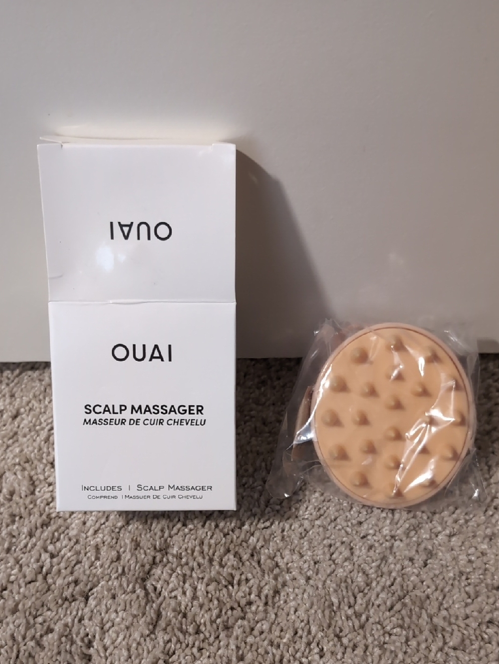 OUAI Scalp Massager - Peach